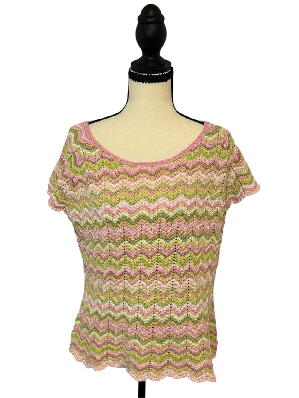 JH Collectibles Pink and Green Chevron Short Sleeve Knit Top Sz L Spring